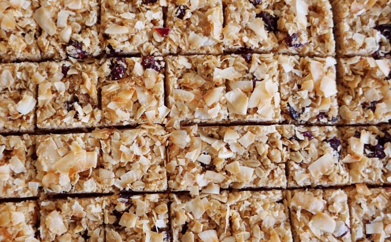 Your Friends Will Love These Treats – Paleo-Friendly Granola Bars